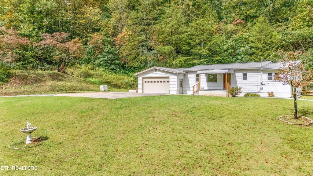 Photo of 1925 Lake City Hwy, Clinton, TN 37716 (MLS # 1317389)
