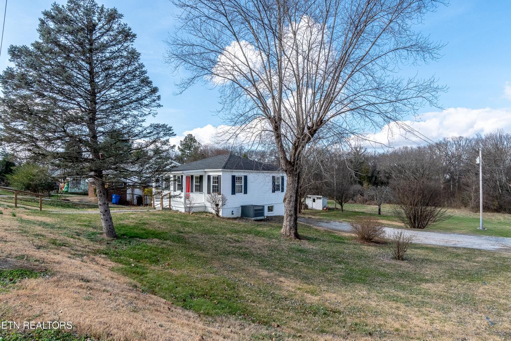Photo of 471 E Lincoln Rd, Alcoa, TN 37701 (MLS # 1324961)