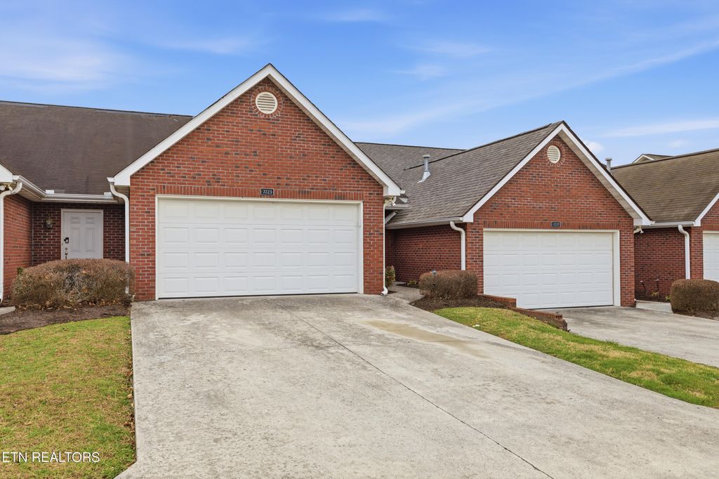 Photo of 7223 Long Shot Lane, Knoxville, TN 37918 (MLS # 1331556)