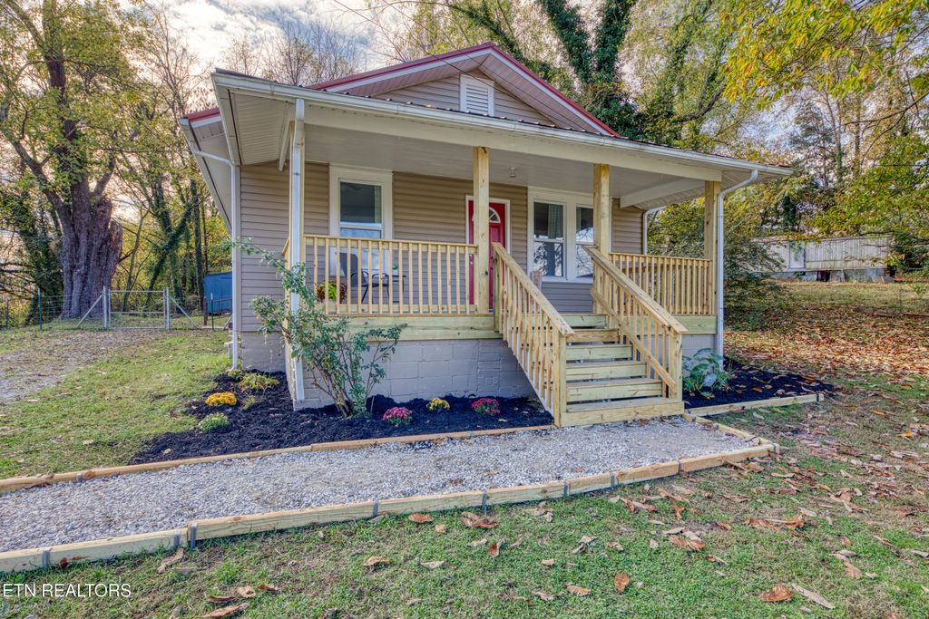 Photo of 506 Kingston Ave, Rockwood, TN 37854 (MLS # 1281610)