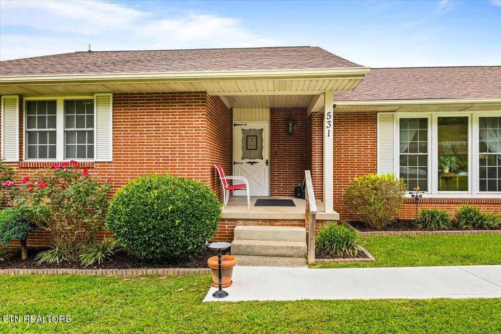 Photo of 531 S Florence Ave, Jellico, TN 37762 (MLS # 1355318)