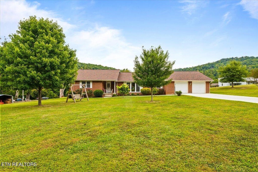 Photo of 531 S Florence Ave, Jellico, TN 37762 (MLS # 1355318)