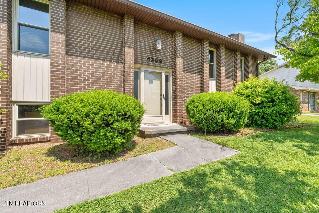 Photo of 4309 Hicken Rd, Knoxville, TN 37938 (MLS # 1340780)