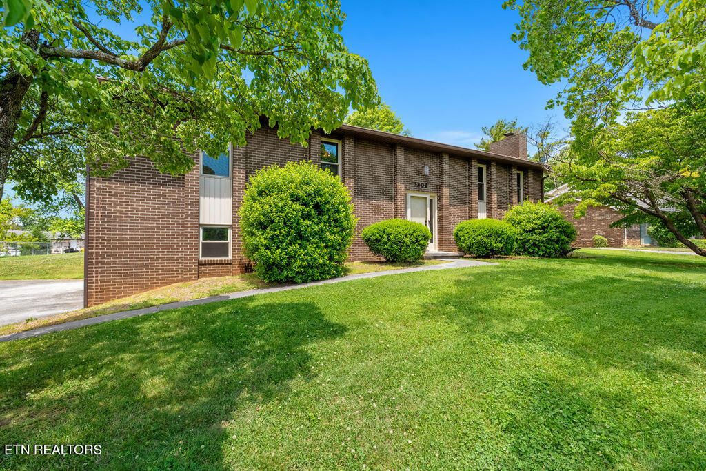 Photo of 4309 Hicken Rd, Knoxville, TN 37938 (MLS # 1340780)