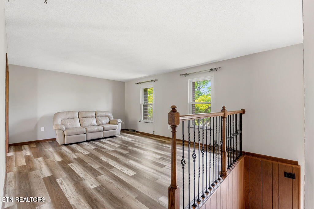 4309 Hicken Rd