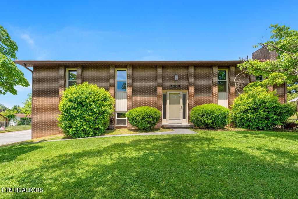 Photo of 4309 Hicken Rd, Knoxville, TN 37938 (MLS # 1340780)