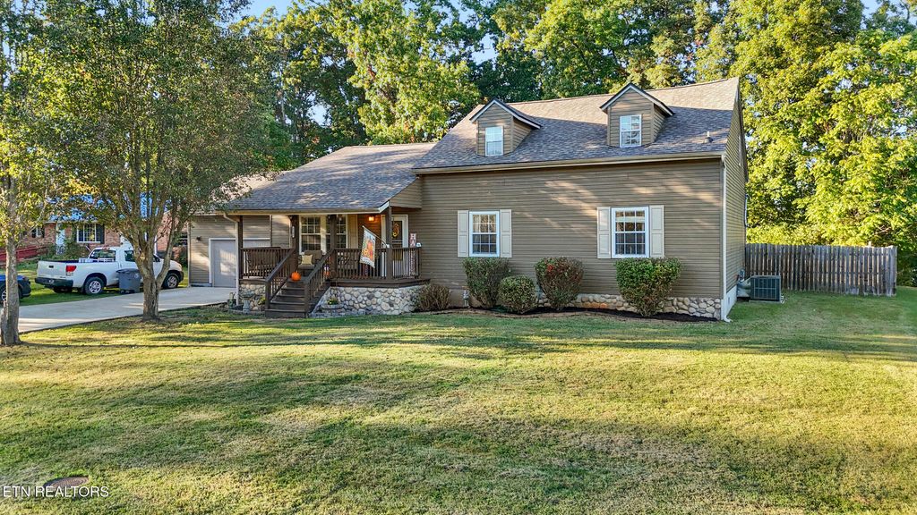 Photo of 2143 Hill Trail Drive, Morristown, TN 37814 (MLS # 1320913)