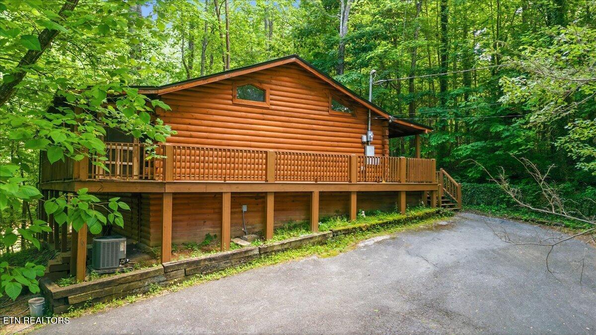 3961 Ole Smoky Way