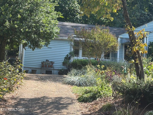 2816 HARDIN HILL RD, KNOXVILLE, TN 37917 - Image 38262b13c8eea0301c455bdc3f000f49/2271887158