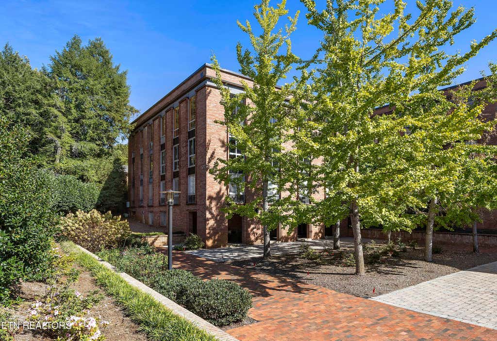 Photo of 1400 Kenesaw Ave #13E, Knoxville, TN 37919 (MLS # 1279840)