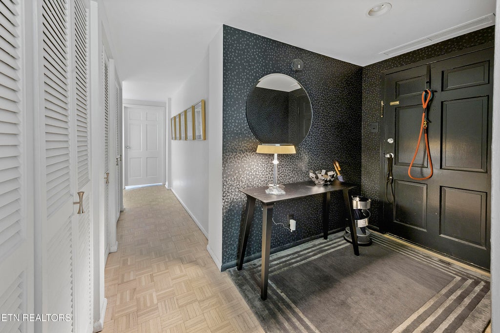 Photo of 1400 Kenesaw Ave #13E, Knoxville, TN 37919 (MLS # 1279840)