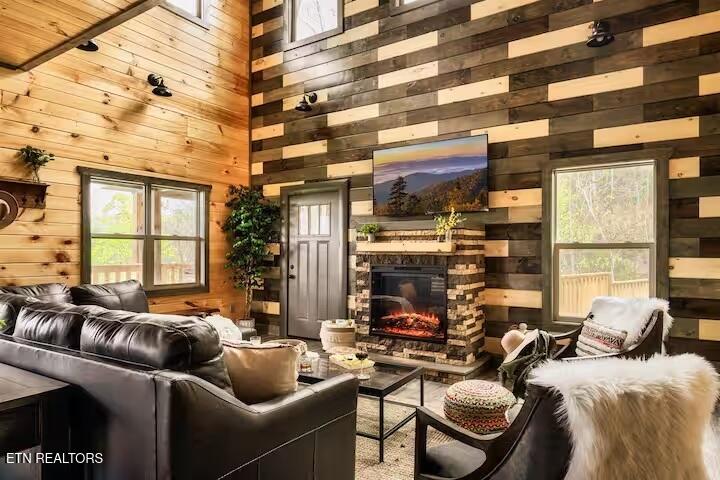 914 Crooked Ridge Rd