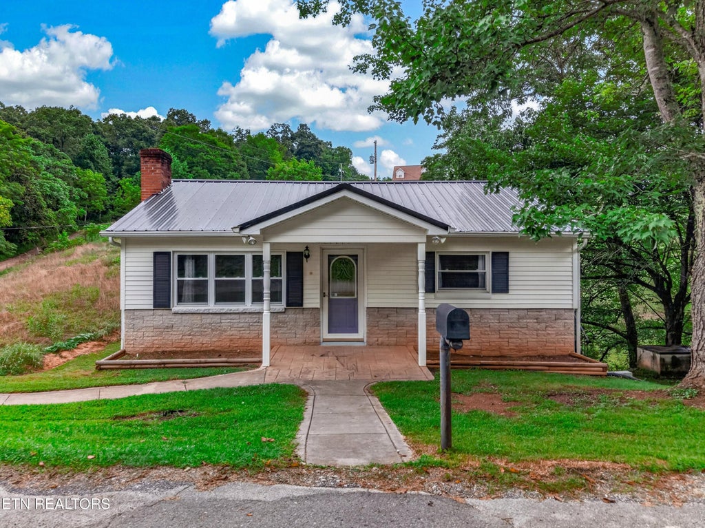 Photo of 1302 Fielden Store Rd, New Market, TN 37820 (MLS # 1353183)