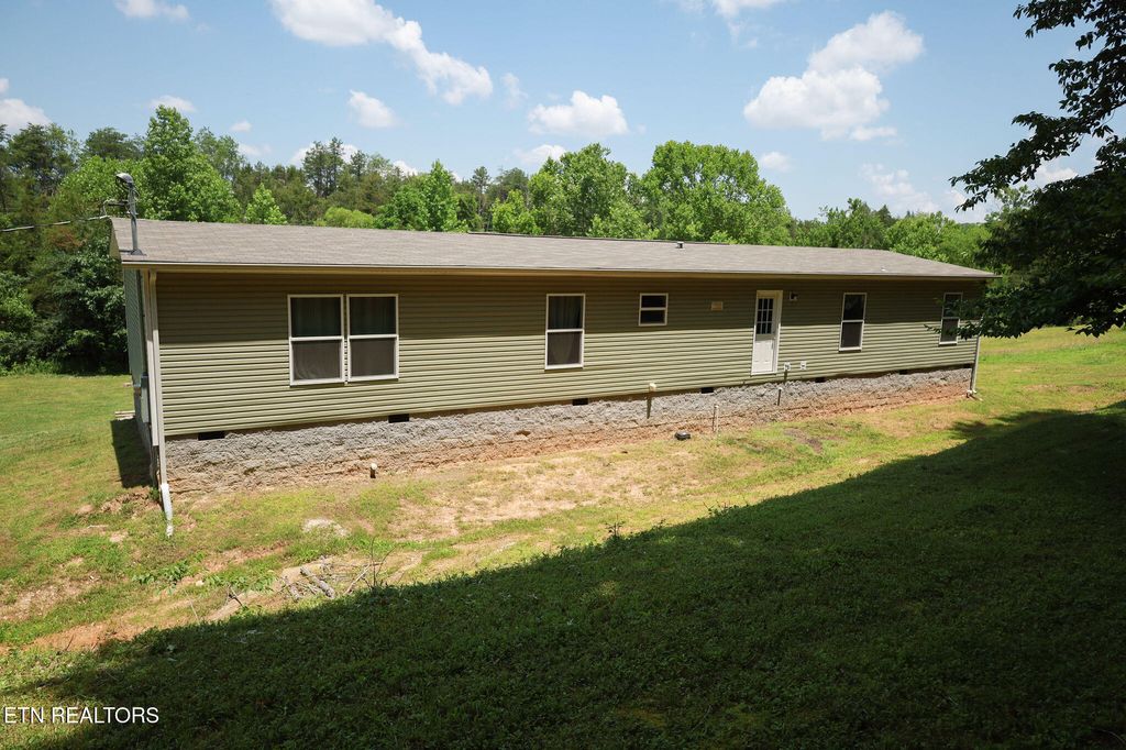 Photo of 2280 Interstate Ln Ln, Loudon, TN 37774 (MLS # 1306327)