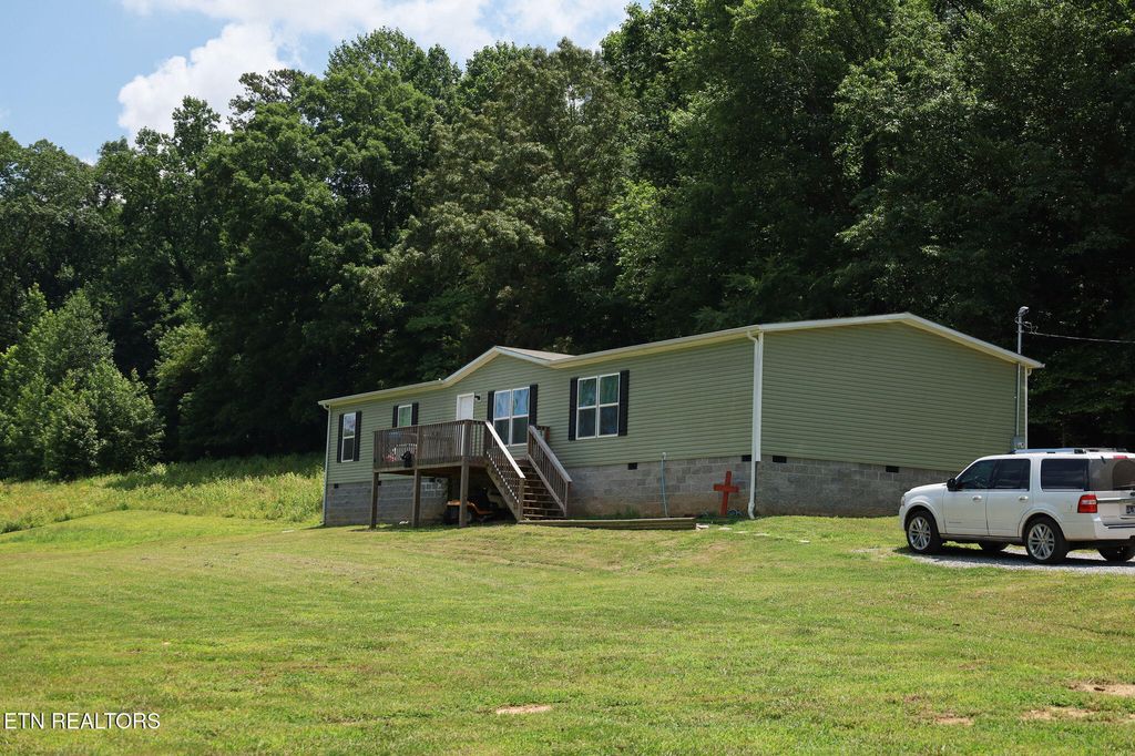 Photo of 2280 Interstate Ln Ln, Loudon, TN 37774 (MLS # 1306327)
