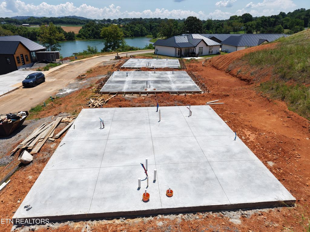 Photo of 182 Lakeshore Bay Drive, Jefferson City, TN 37760 (MLS # 1315486)