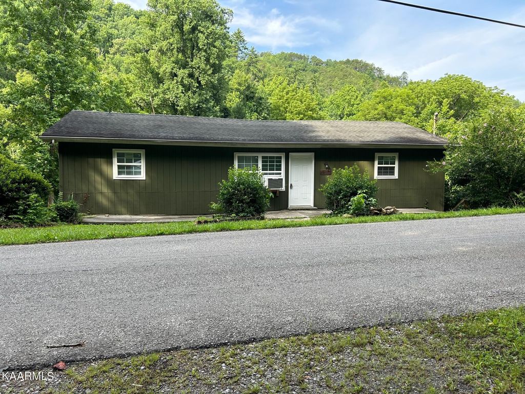 Photo of 152 Rafter Road Rd, Tellico Plains, TN 37385 (MLS # 1232748)