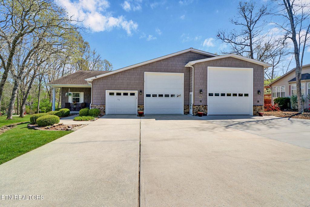 Photo of 52 Hawthorn Loop, Crossville, TN 38555 (MLS # 1336693)