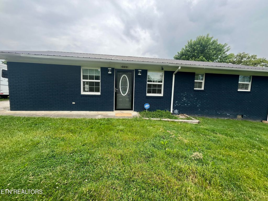 Photo of 321 Parliament Rd, Harrogate, TN 37752 (MLS # 1338344)