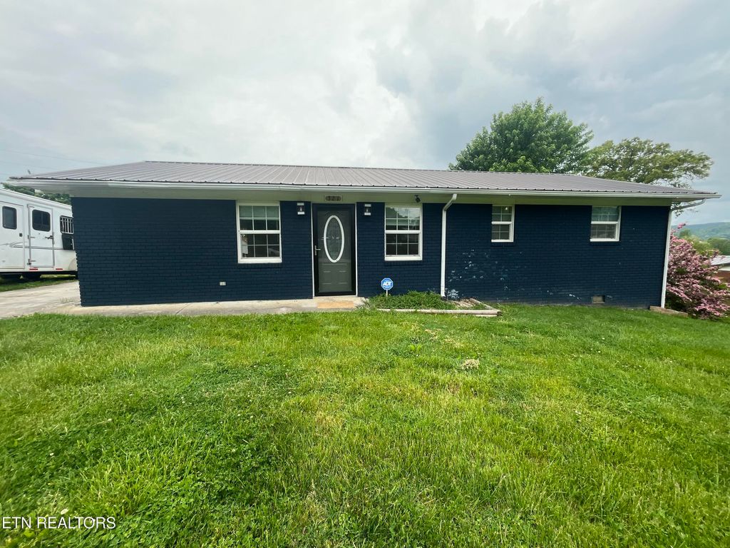 Photo of 321 Parliament Rd, Harrogate, TN 37752 (MLS # 1338344)