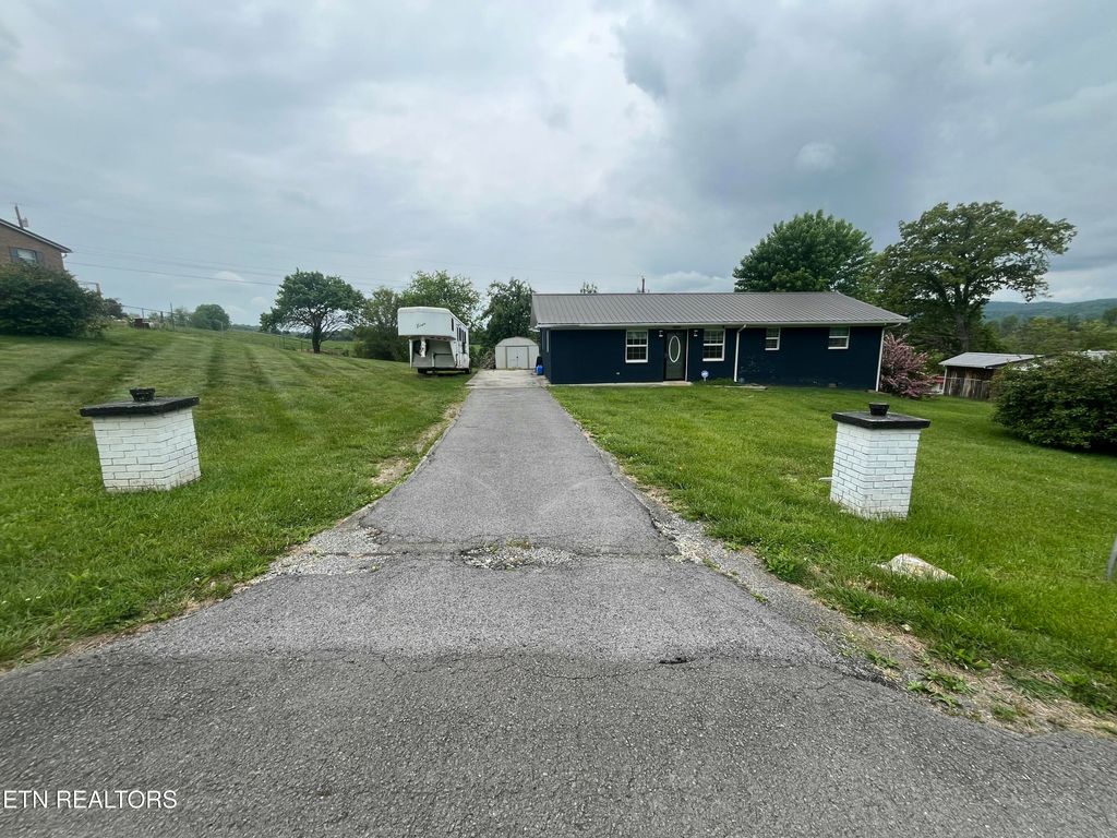 Photo of 321 Parliament Rd, Harrogate, TN 37752 (MLS # 1338344)