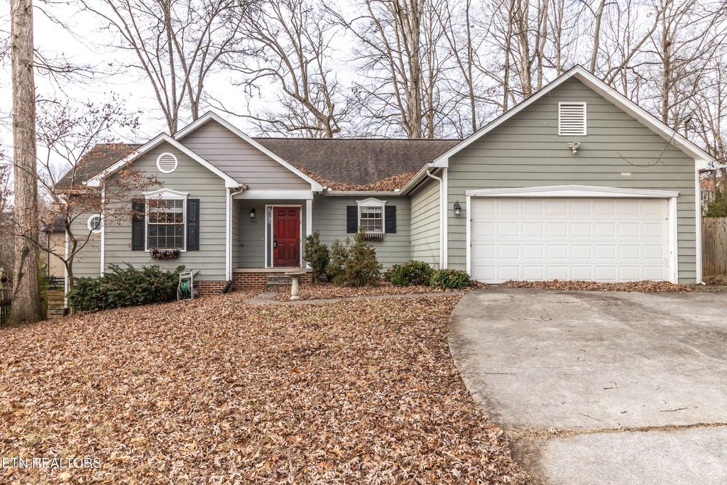 Photo of 1405 Wenlock Rd, Knoxville, TN 37922 (MLS # 1328193)