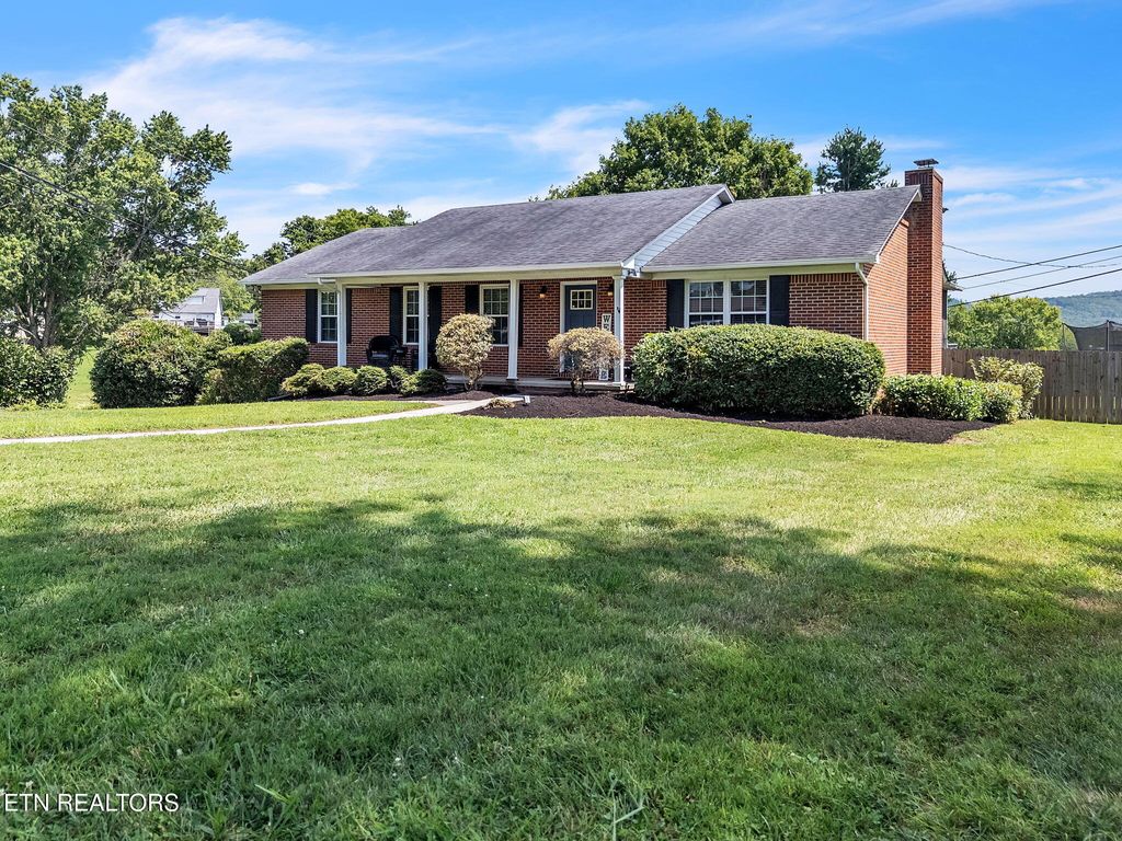 Photo of 3106 Shropshire Blvd, Powell, TN 37849 (MLS # 1311566)