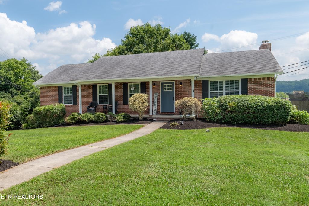Photo of 3106 Shropshire Blvd, Powell, TN 37849 (MLS # 1311566)