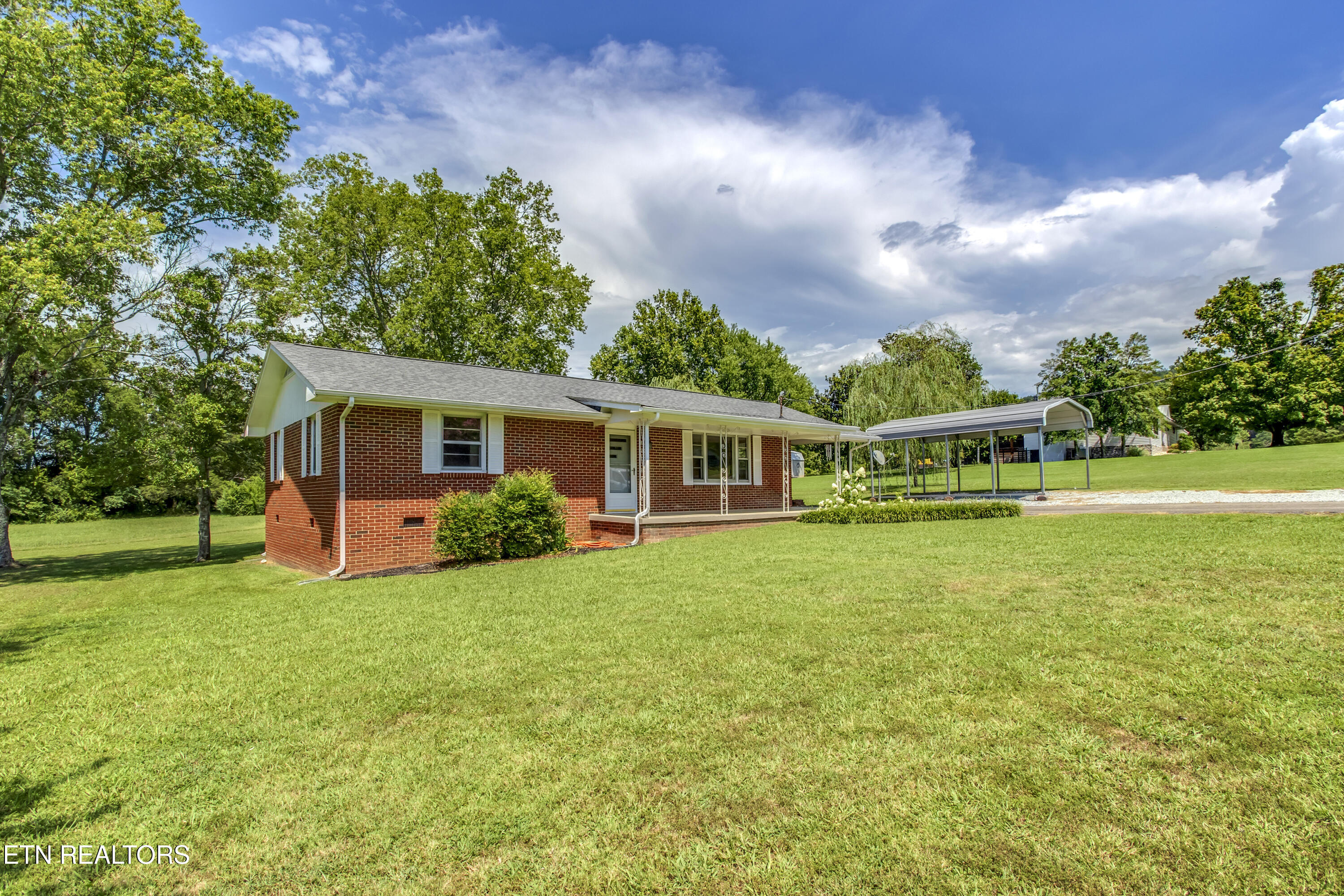 293 Irwin Ave