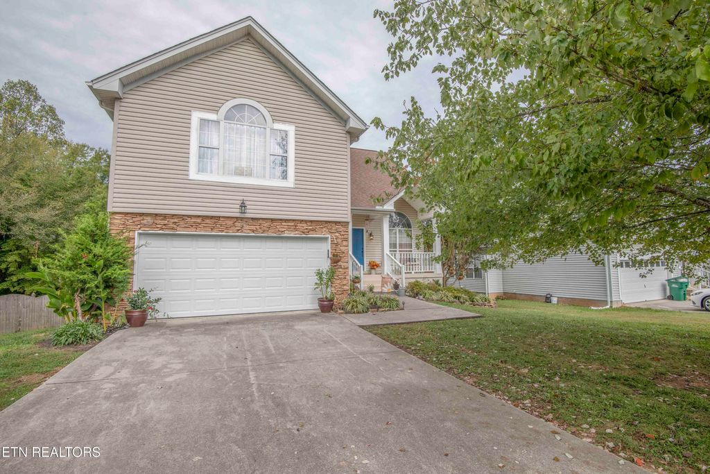 Photo of 4423 Aylesbury Drive, Knoxville, TN 37918 (MLS # 1318549)
