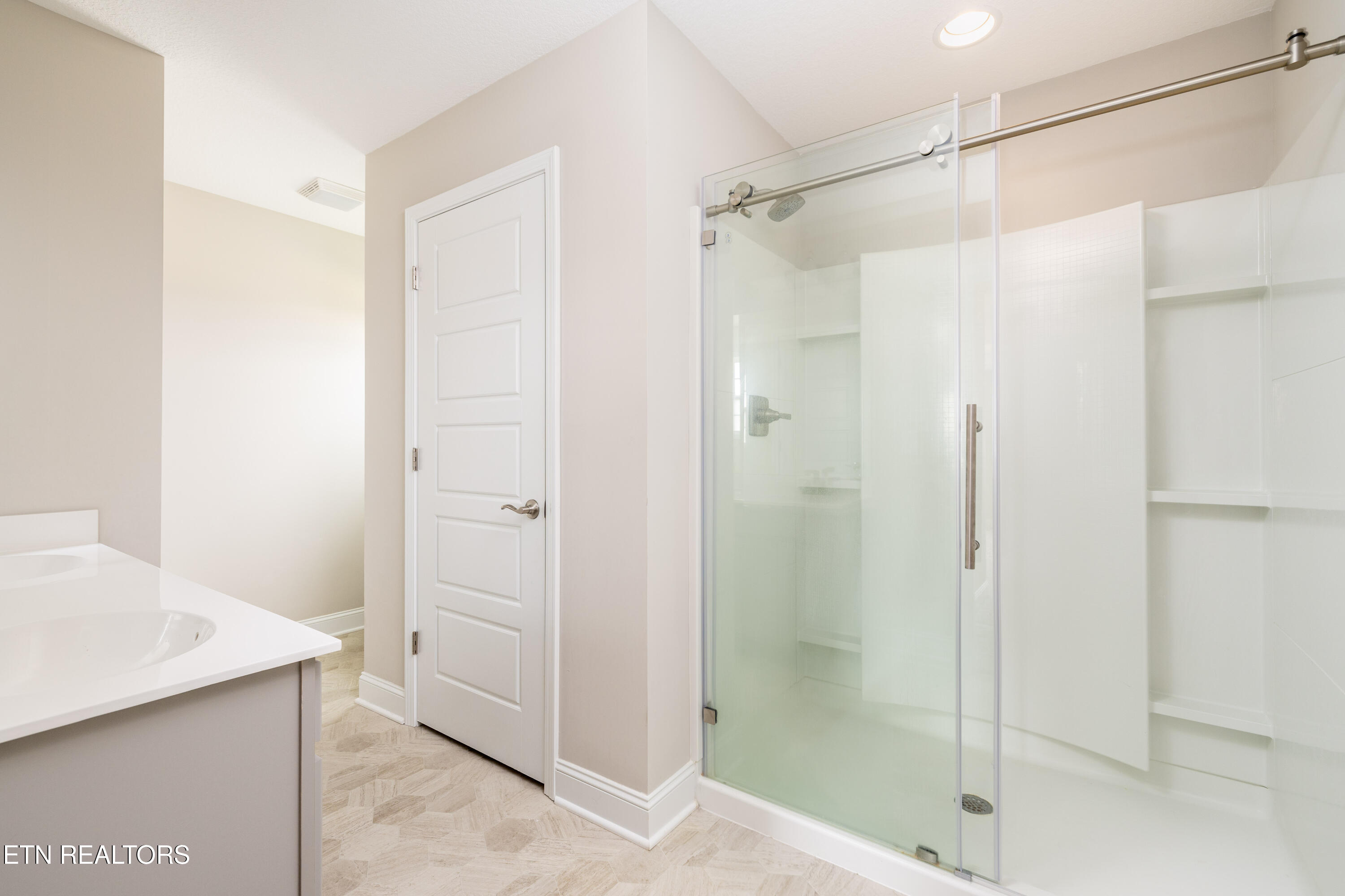 8123 Zenith Lane