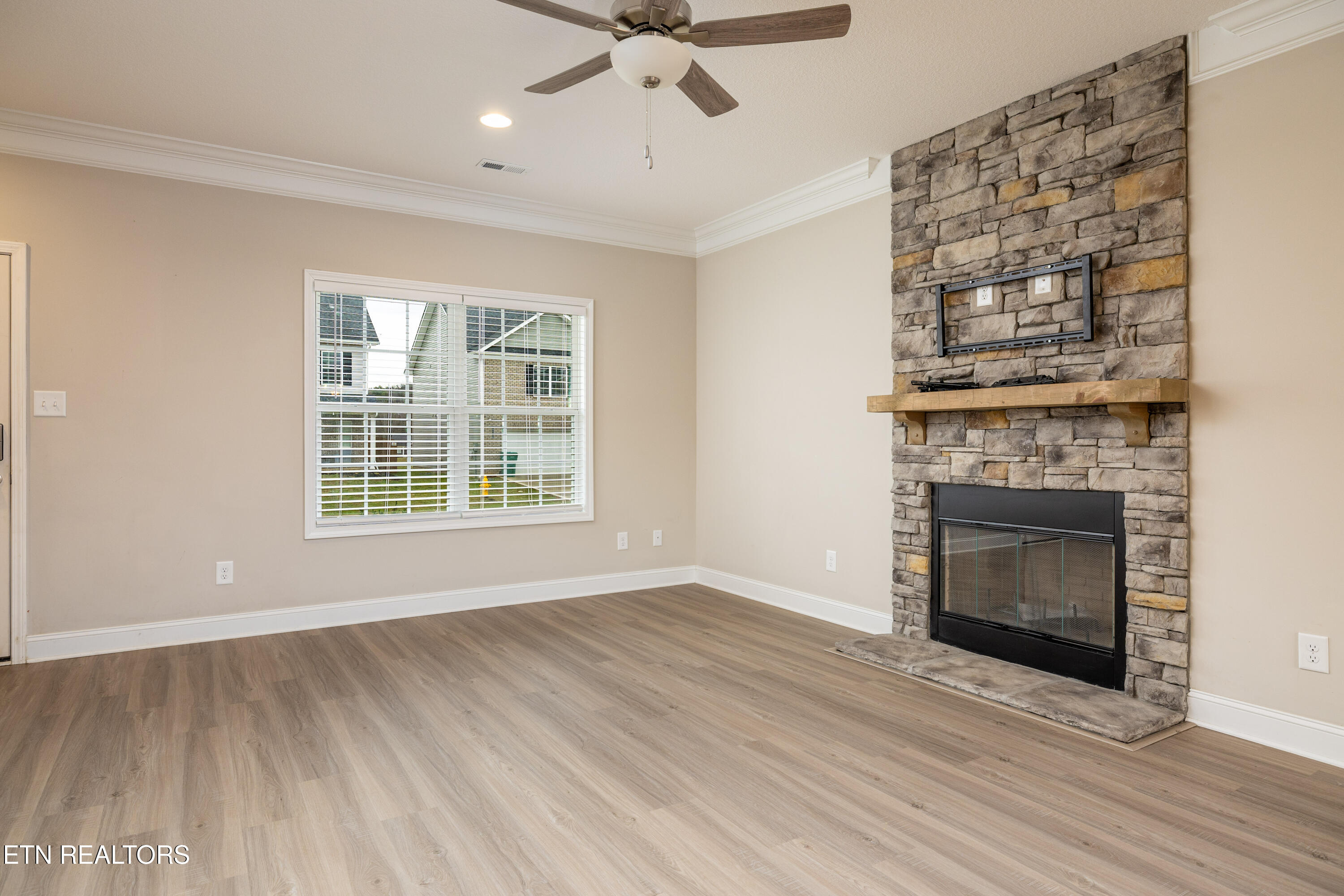 8123 Zenith Lane