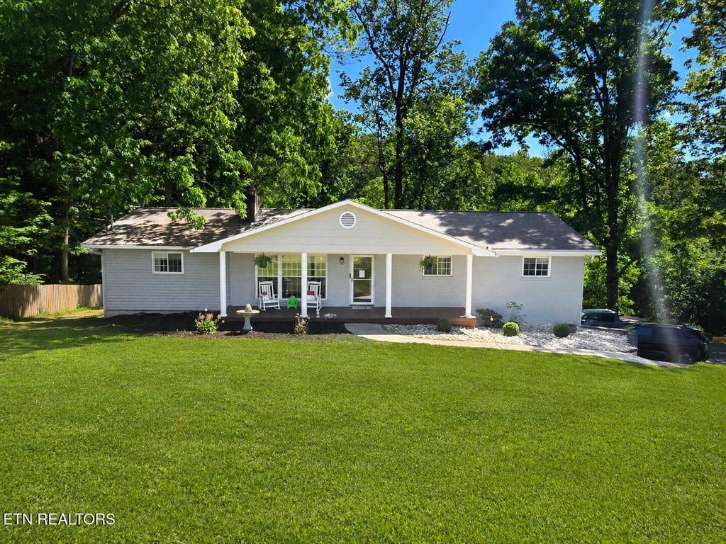 Photo of 340 Blacksferry Rd, Knoxville, TN 37931 (MLS # 1323366)