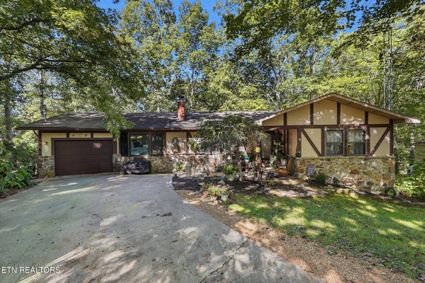 16 SWEETBRIAR CT, CROSSVILLE, TN 38558 - Image 38b97ae2ba0bbf404ab91fe65b64c9ec/2272476087