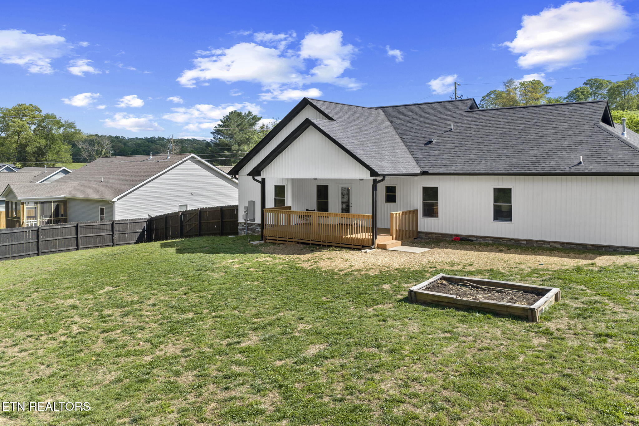766 Hillvale Rd