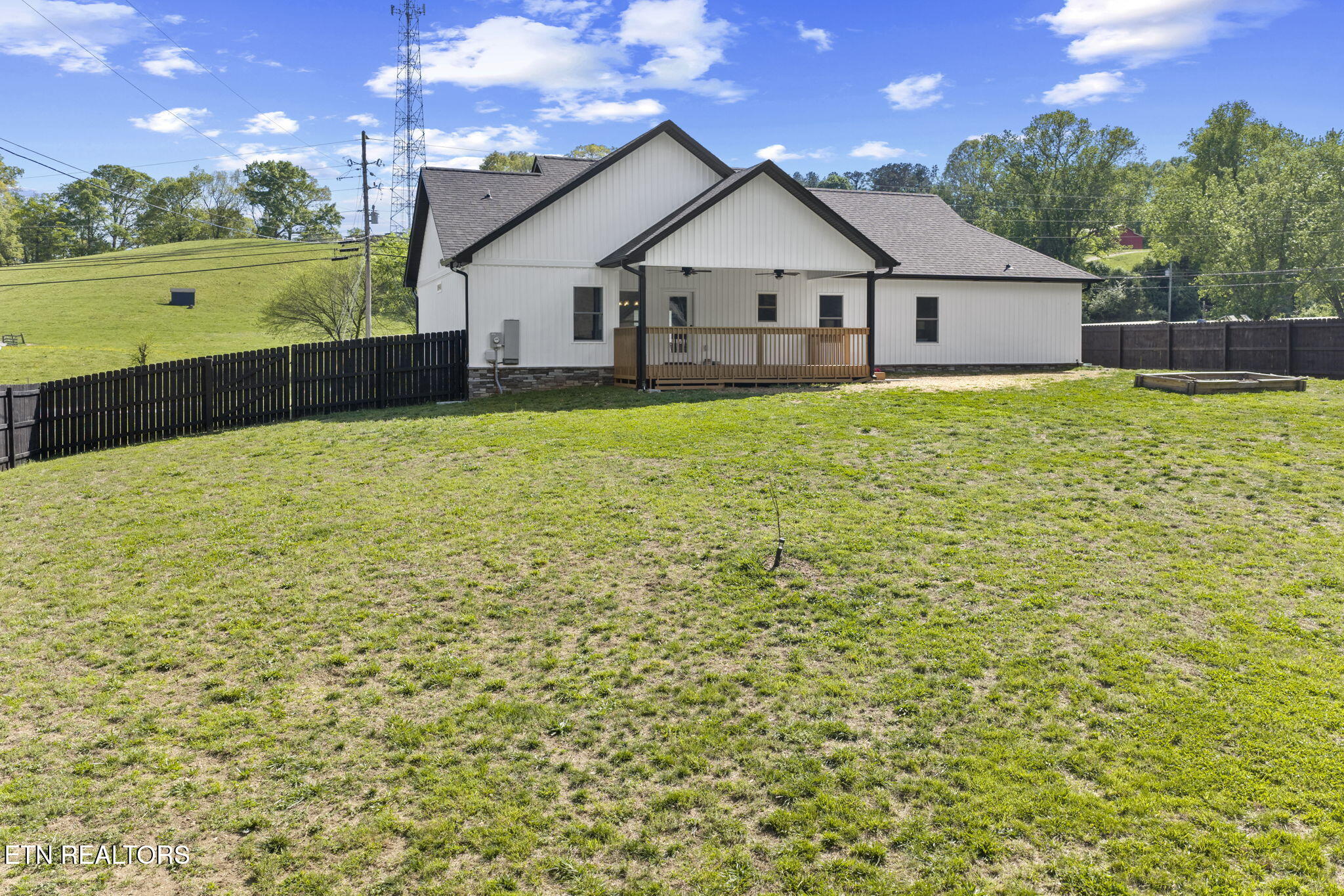 766 Hillvale Rd