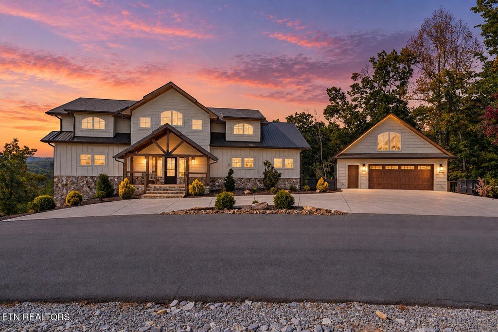 Photo of 3128 Smoky Bluff Tr, Sevierville, TN 37862 (MLS # 1360637)