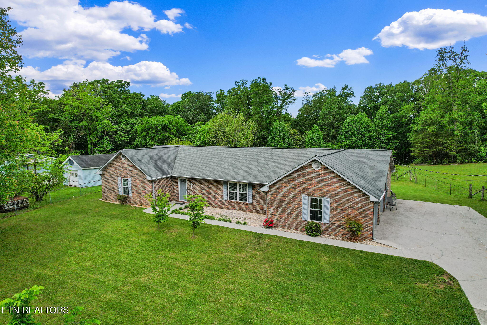 7315 Ridgeview Rd
