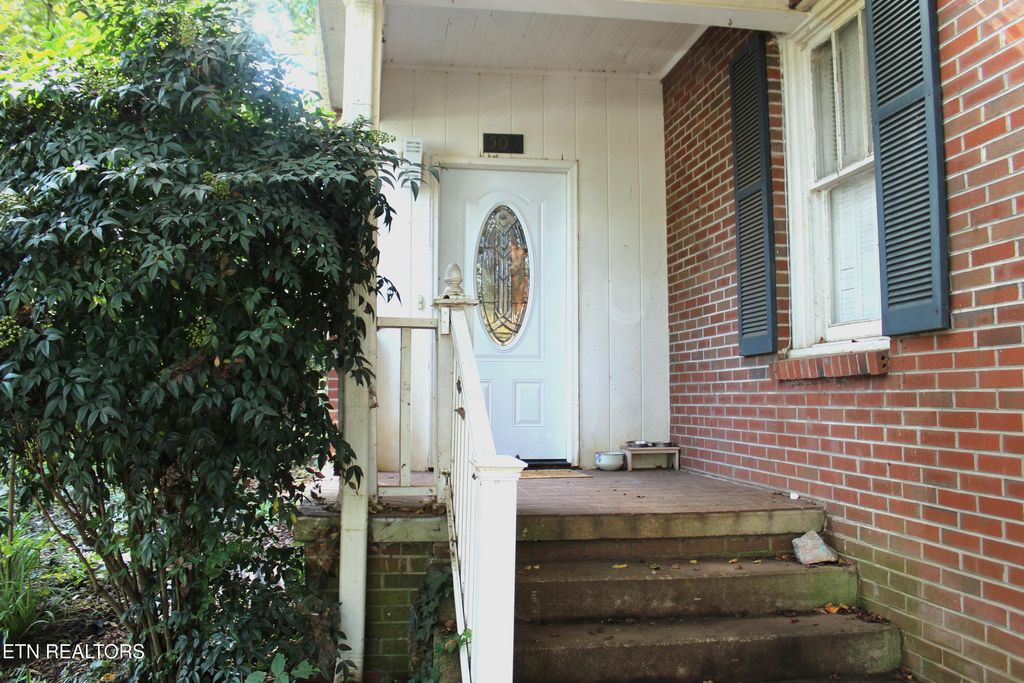 Photo of 506 Wharf St, Loudon, TN 37774 (MLS # 1318013)