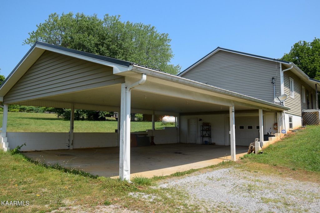 Photo of 205 Disco Loop Rd, Friendsville, TN 37737 (MLS # 1230389)
