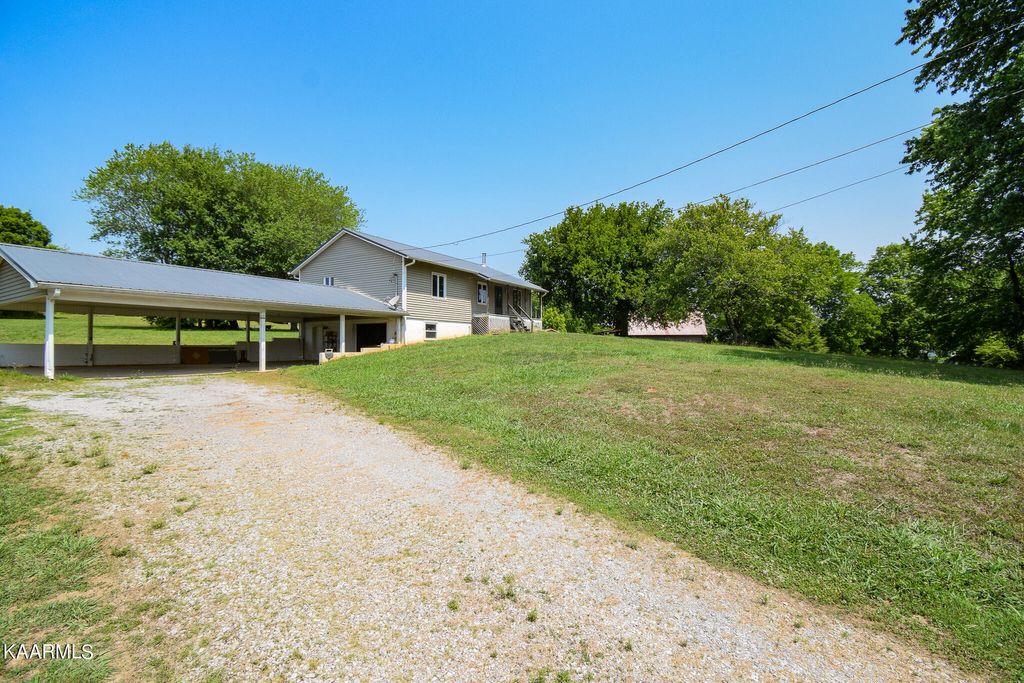 Photo of 205 Disco Loop Rd, Friendsville, TN 37737 (MLS # 1230389)