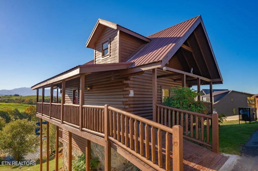 Photo of 1571 Rainbow Ridge Rd, Sevierville, TN 37862 (MLS # 1338305)