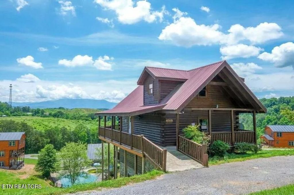 Photo of 1571 Rainbow Ridge Rd, Sevierville, TN 37862 (MLS # 1338305)