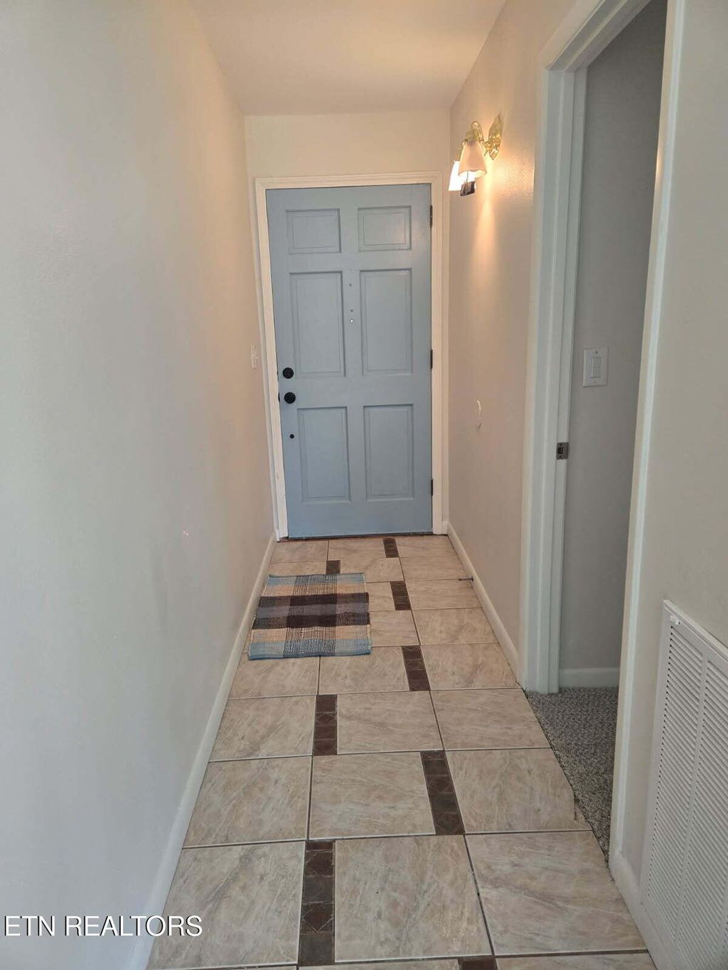 Photo of 124 Lakeshire Drive, Crossville, TN 38558 (MLS # 1335665)