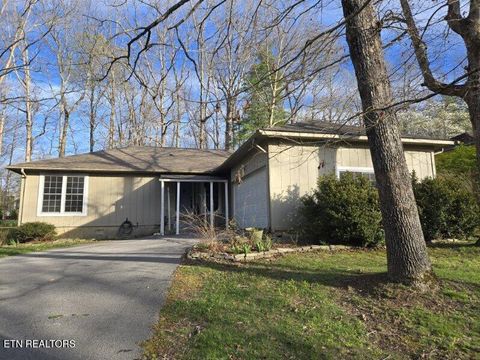 Photo of 124 Lakeshire Drive, Crossville, TN 38558 (MLS # 1335665)