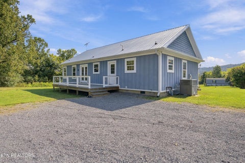 Tiny photo for 372 County Road 105, Athens, TN 37303 (MLS # 1355574)