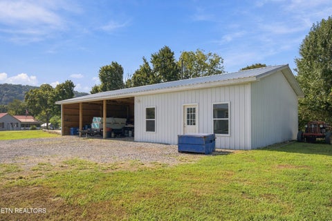 Tiny photo for 372 County Road 105, Athens, TN 37303 (MLS # 1355574)