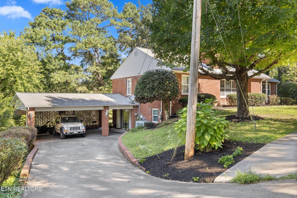 Photo of 941 Rosedale Ave, Kingston, TN 37763 (MLS # 1319589)