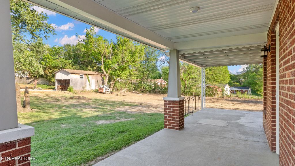 Photo of 1430 Russell St, Morristown, TN 37813 (MLS # 1337357)