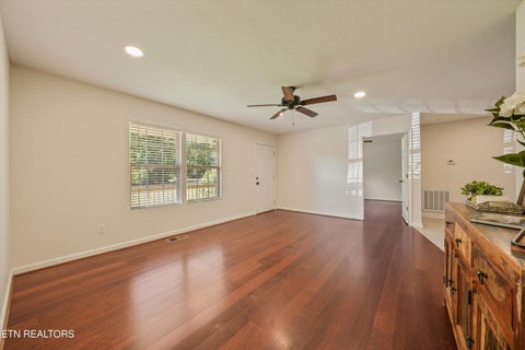 Tiny photo for 429 Woodlawn Pike, Knoxville, TN 37920 (MLS # 1353729)
